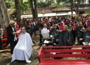 Presiden Jokowi Dicukur Massal Bersama Pejabatnya di Situ Bagendit