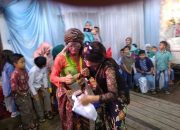 Ketika Tokoh Ambu Berebut Saweran di Pesta Pernikahan