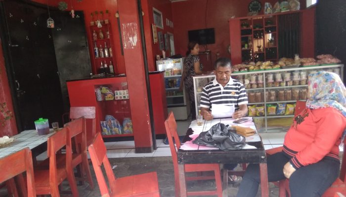 Warung Denisa, Tempat Nongkrong Semua Kalangan di Garut Selatan