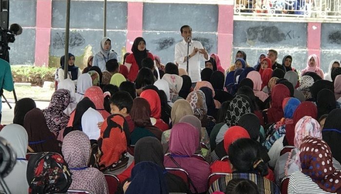 Setibanya di Garut, Presiden Jokowi Langsung Temui Ibu-ibu Pelaku Usaha