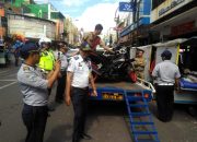 Petugas Garut Kembali Angkut Kendaraan yang Parkir Sembarangan