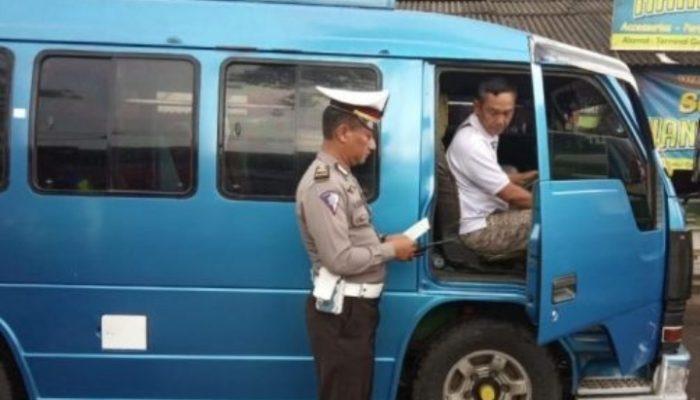 Polres Garut Merazia Kendaraan yang Tidak Layak Operasi