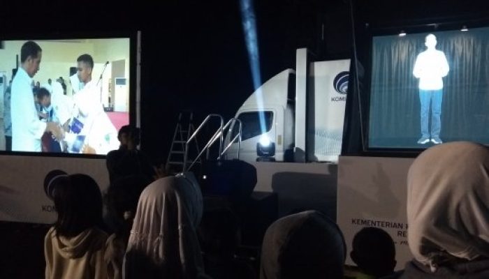 Kemenkominfo Gelar Pemutaran Film Program Pemerintah di Cikajang