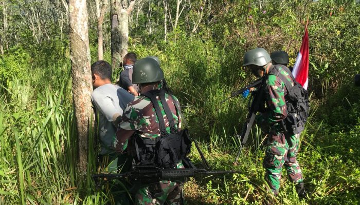 Prajurit Yonif R 303 Bekuk Dua Pengedar Narkoba di Cisompet