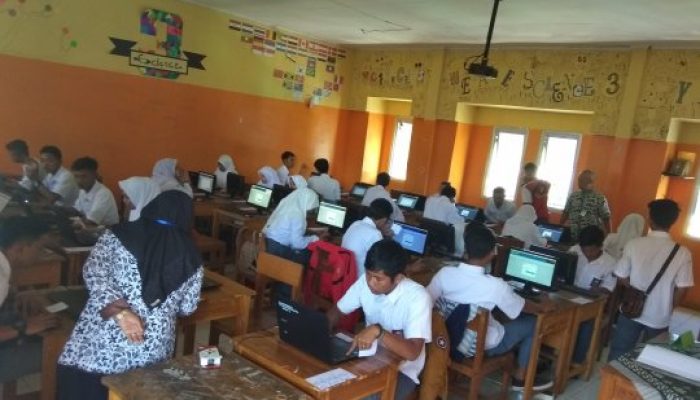 Untuk Kali Pertama Siswa SMA Terbuka di Garut Ikut UNBK