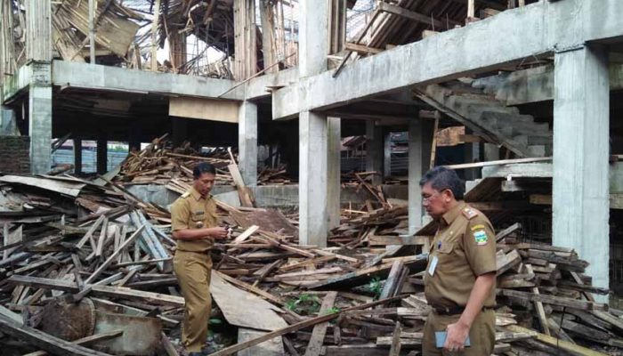 Repitalisasi Pasar Leles Amburadul, Pihak Kontraktor Kabur