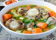 Semangkuk Sayur Sop Kaya Manfaat untuk Tubuh di Bulan Puasa