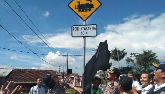 Kemenhub Tambah Rambu-rambu Bahaya di Perlintasan KA Garut