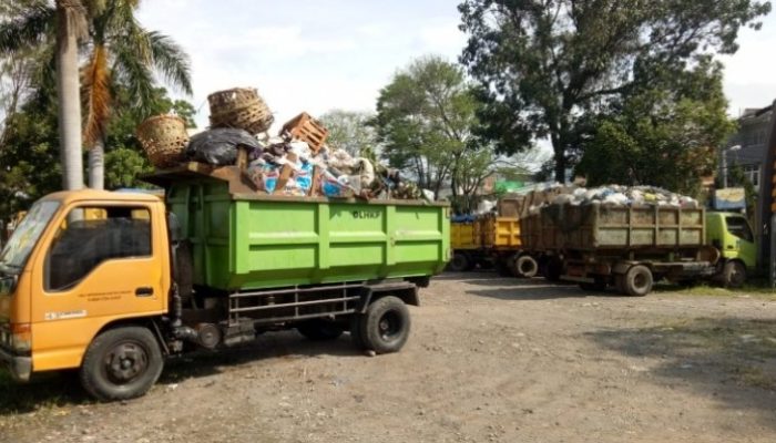 Truk Angkutan Sampah di Garut Berkondisi Uzur, Begini Akibatnya