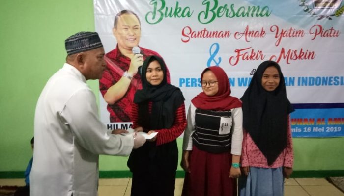 Tunaikan Zakat Harta, Ketua PWI Jabar Santuni Anak Yatim Piatu di Garut