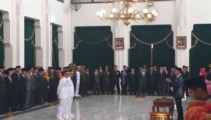 Sunjaya Purwadisastra Dilantik Sebagai Bupati Cirebon Lalu Diberhentikan