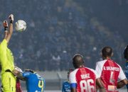 Laga Perdana Persib Menang Telak 3 – 0 atas Persipura