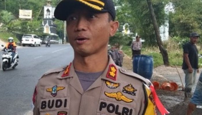 Polisi Temukan Golok dari Mobil Terduga Teroris yang Diamankan di Garut