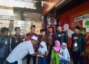 Pemuda Pancasila Garut Bagikan Takjil Gratis kepada Pengguna Jalan