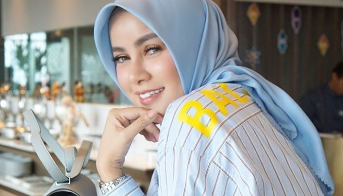 Mantap Berhijab, Olla Ramlan Tak Mau Disebut Hijrah