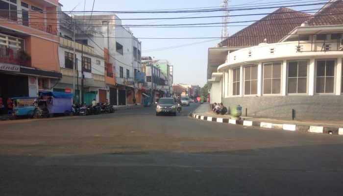 Ketika Satpol PP Tegakkan Perda K3, Jalan Pusat Kota Garut pun Lengang