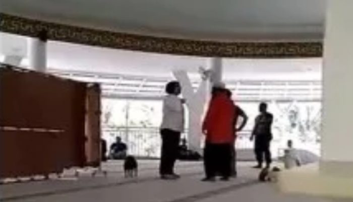 MUI Apresiasi Polisi Cepat Amankan Perempuan Bawa Anjing ke Masjid