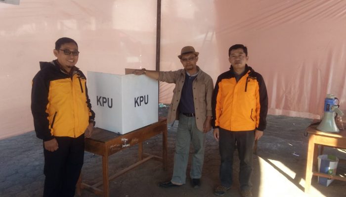 Rapat Terbuka RW 02 Cidatar, Secara Demokratis Rahmat Sisihkan Tiga Rivalnya