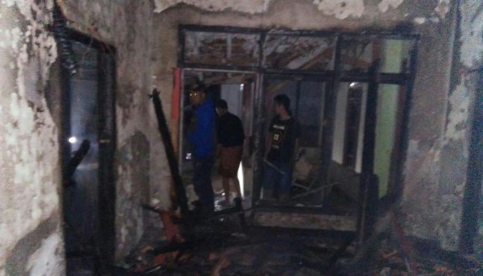 Senin Dinihari, Dua Rumah di Karangpawitan Ludes Terbakar