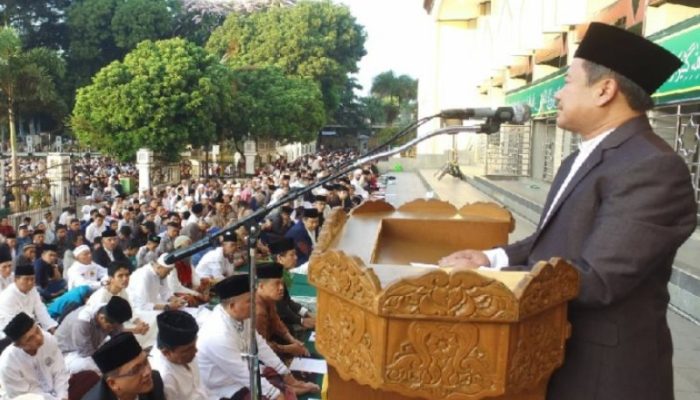 Bupati/Wabup Garut dan Ribuan Jemaah Sholat Idul Fitri di Lapangan Otista