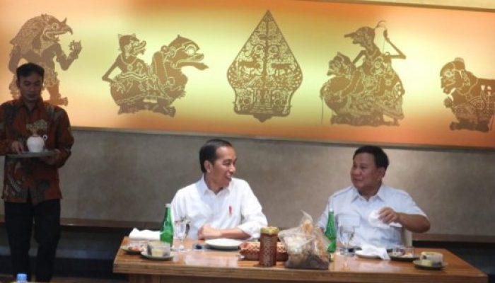 Jokowi dan Prabowo Bersama Makan Siang Menu Sate di Senayan