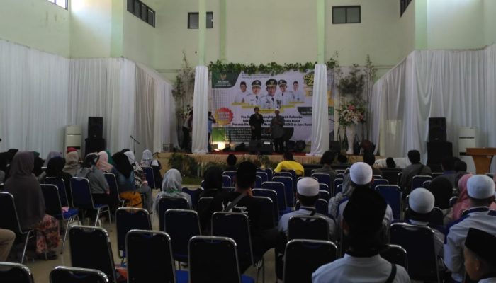 Baznas Garut Sambut Rakorda Jawa Barat dengan Membagikan Zakat