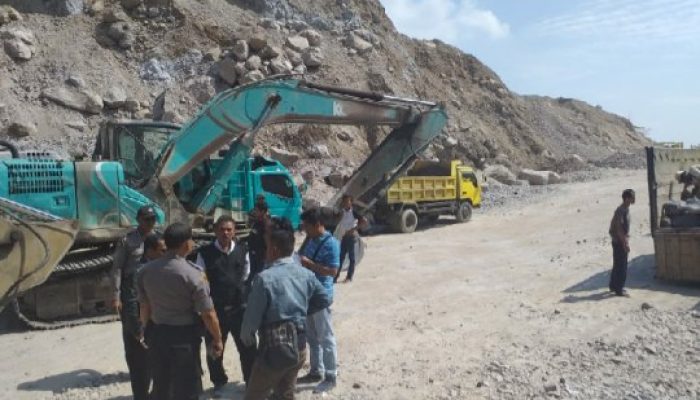Aktivitas Penambangan Pasir Ilegal di Kuyambut Garut Dihentikan Polisi