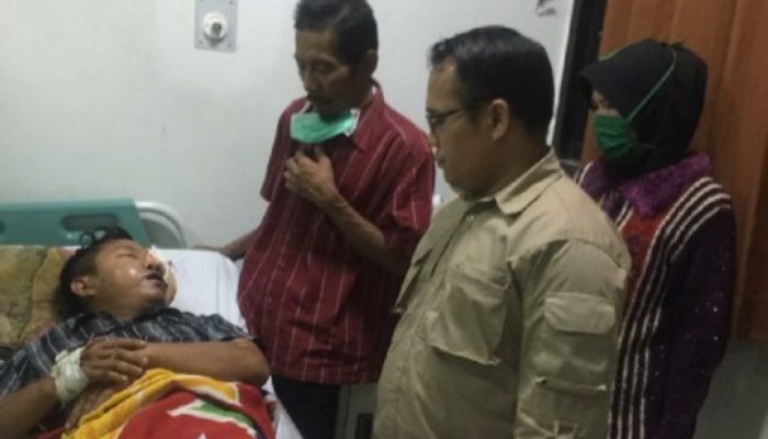 Pedagang Cuanki Masih Kritis Usai Ditabrak Mobil di Simpang Lima Garut
