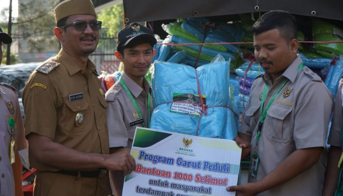 Dukung Program Bantu Warga yang Kedinginan, Baznas Garut Distribusikan 1000 Selimut