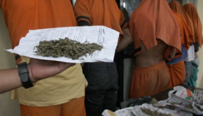 Pedagang Bubur di Garut yang Jualan Ganja Ditangkap Polisi