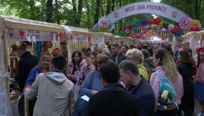 Payung Geulis Tasikmalaya Laris Manis di Moskow Rusia