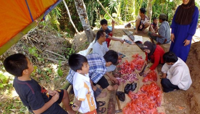 Disnakkan Garut: Daging Kurban Harus Dibagikan 4 Jam Usai Proses Sembelih