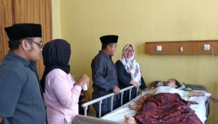 Tak Punya BPJS, Guru Honorer Sakit Stroke di Garut Butuh Bantuan Berobat