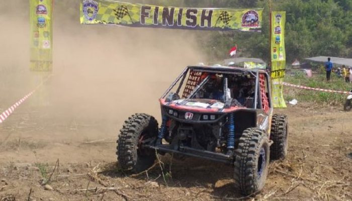 Komunitas Jeep Promosikan Wisata Garut Lewat Kejurda Offroad