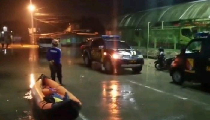 Sungai Citarum Meluap, Warga Baleendah Dievakuasi ke Pengungsian