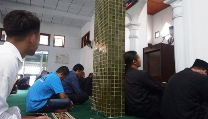 Selama Gerhana Matahari Cincin, Takbir Bergema di Sejumlah Masjid Garut