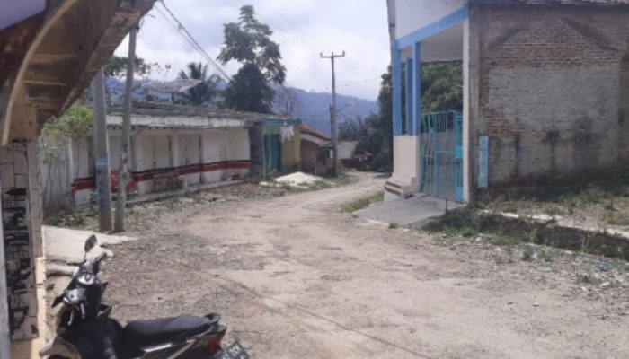 Setelah Tak Dilewati Jalan Provinsi, Suasana Kampung Cibungur Talegong Sepi