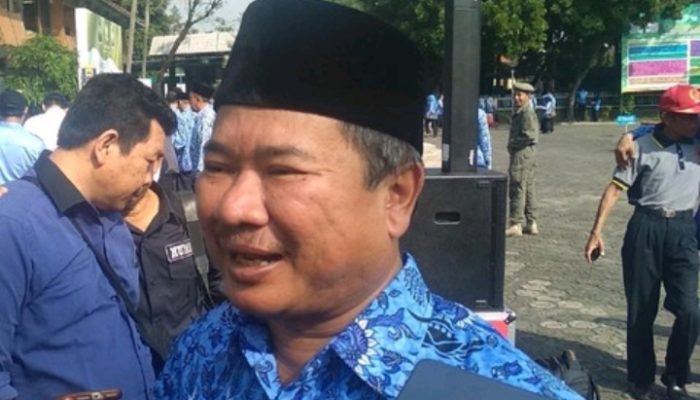 Bupati Garut Minta Masyarakat Tidak Melakukan Salam Berjabatan Tangan