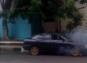 Diduga Aki Korslet, Baleno Terbakar di Depan Kantor Kecamatan Garut Kota