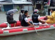 Bantuan Perahu Karet dan Logistik dari Pemkab Garut untuk Banjir Bogor