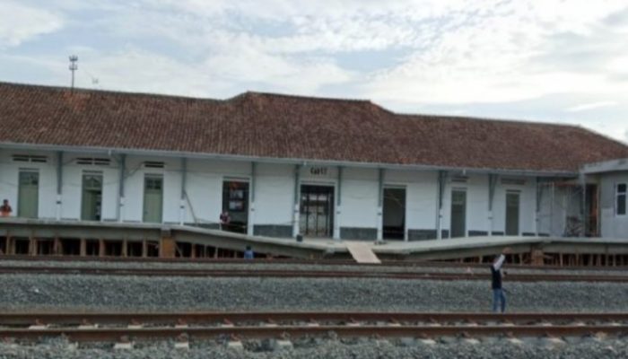 Jalur Rel Kereta Api dari Stasiun Cibatu sampai Garut Sudah Tersambung