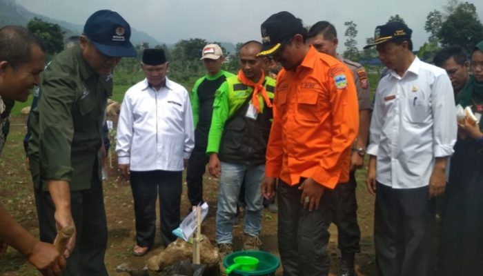 Perkuat Kawasan Konservasi, Pemkab Garut Tanam Pohon di Leles
