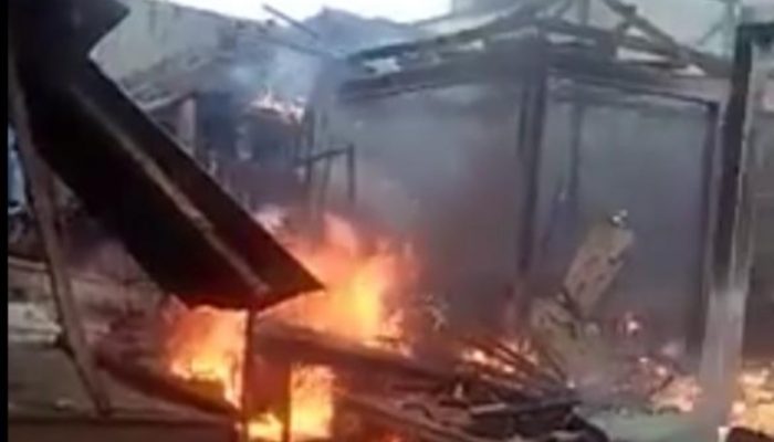 Puluhan Kios di Pasar Induk Cikajang Terbakar, Kerugian Capai Rp500 Juta Lebih