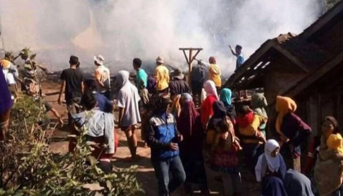 Kebakaran Hebat di Pasirwangi, 11 Rumah dan Satu Mushola Hangus
