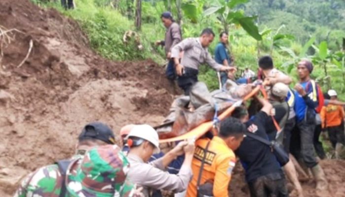Korban Tertimbun Tanah Longsor di Talegong Ditemukan Tak Bernyawa