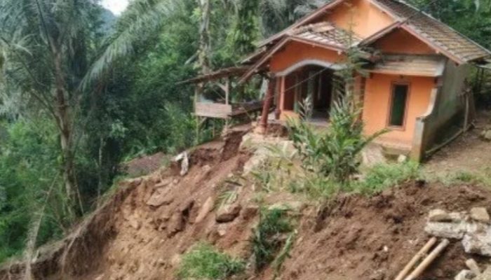 Konstruksi Tanah Berubah, Lokasi Longsor di Talegong Tak Layak Ditinggali