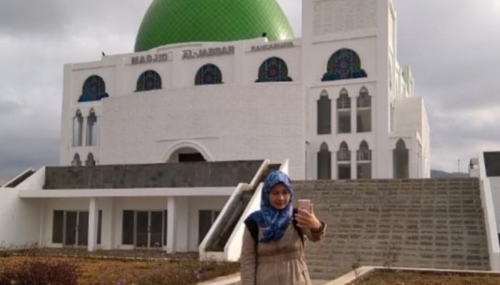 Banyak Orang Mampir ke Masjid Al-Jabbar di Garut Selatan Hanya untuk Foto Selfie?