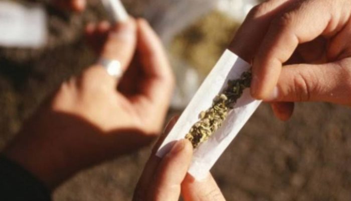 Mahasiswa di Garut Ditangkap Polisi Saat Terima Paket Pesanan Ganja