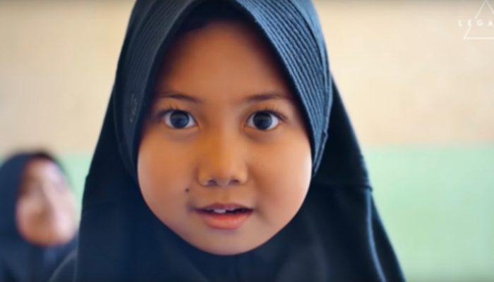 Setelah Dibuatkan Video Klip Resmi, Culametan Met Met Kian Viral