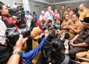 Ridwan Kamil Imbau Warga Jabar Jangan Panik Beli Masker dan Sembako